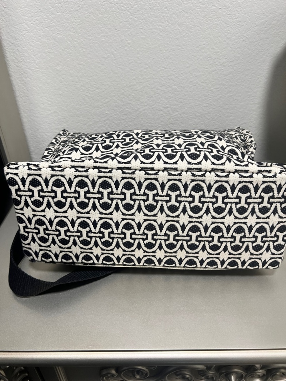 LIKE NEW Coccinelle Never Without Monogram Jacquar Tote in Multi/Noir - Picture 10 of 16